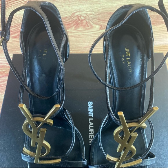 **sold sold**Yves Saint Laurent CASSANDRA SANDALS IN Smooth LEATHER - Picture 8 of 12